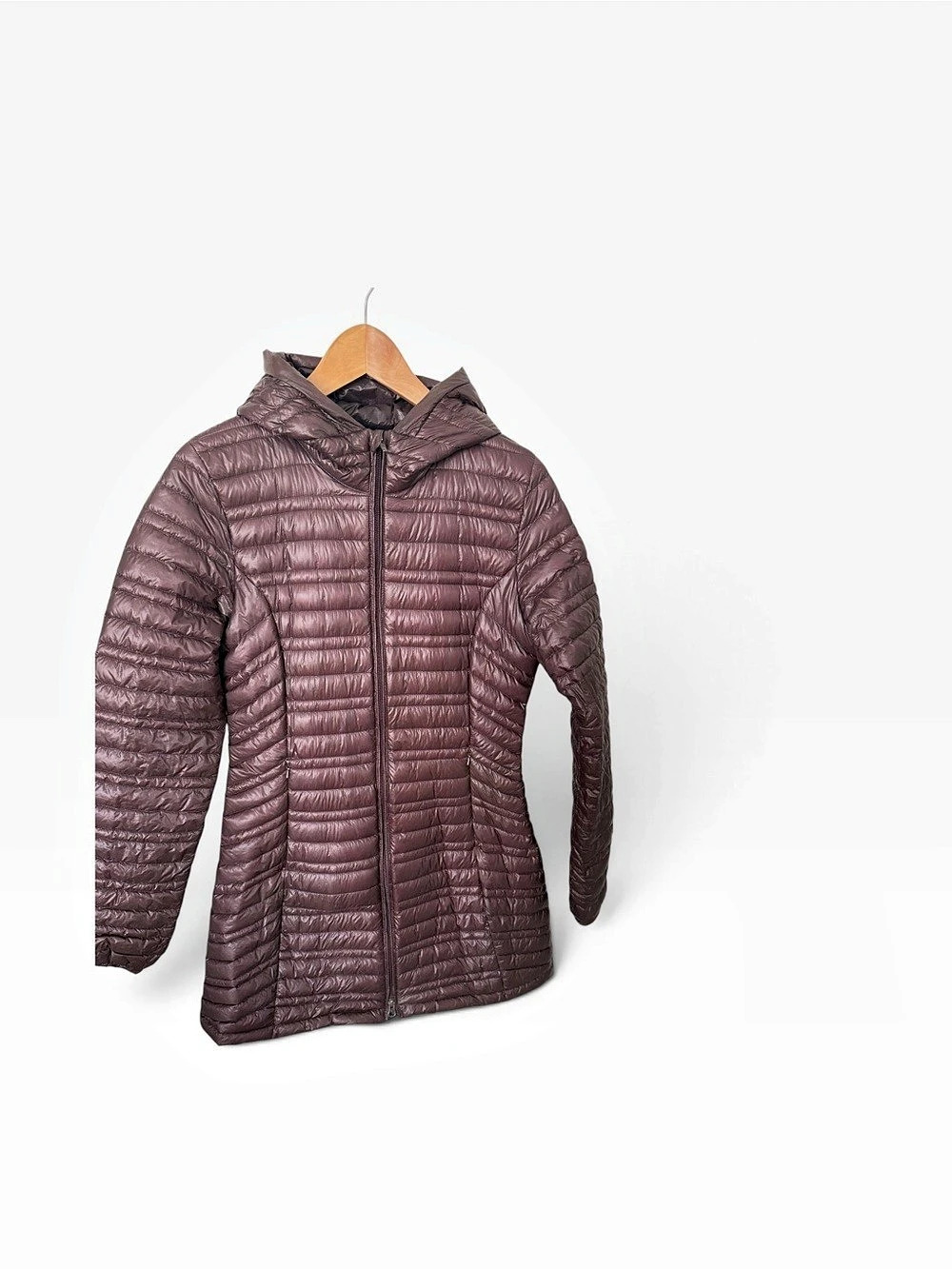 Patagonia Down Sweater Hoody Hooded Puffer in Purple Size Small Like New